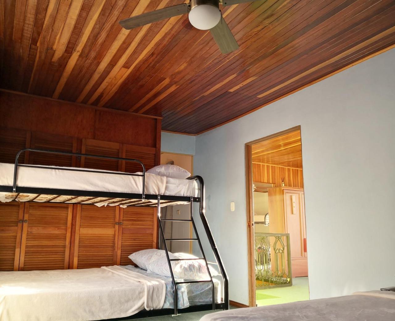 알라후엘라 Vida Tropical B&B 외부 사진
