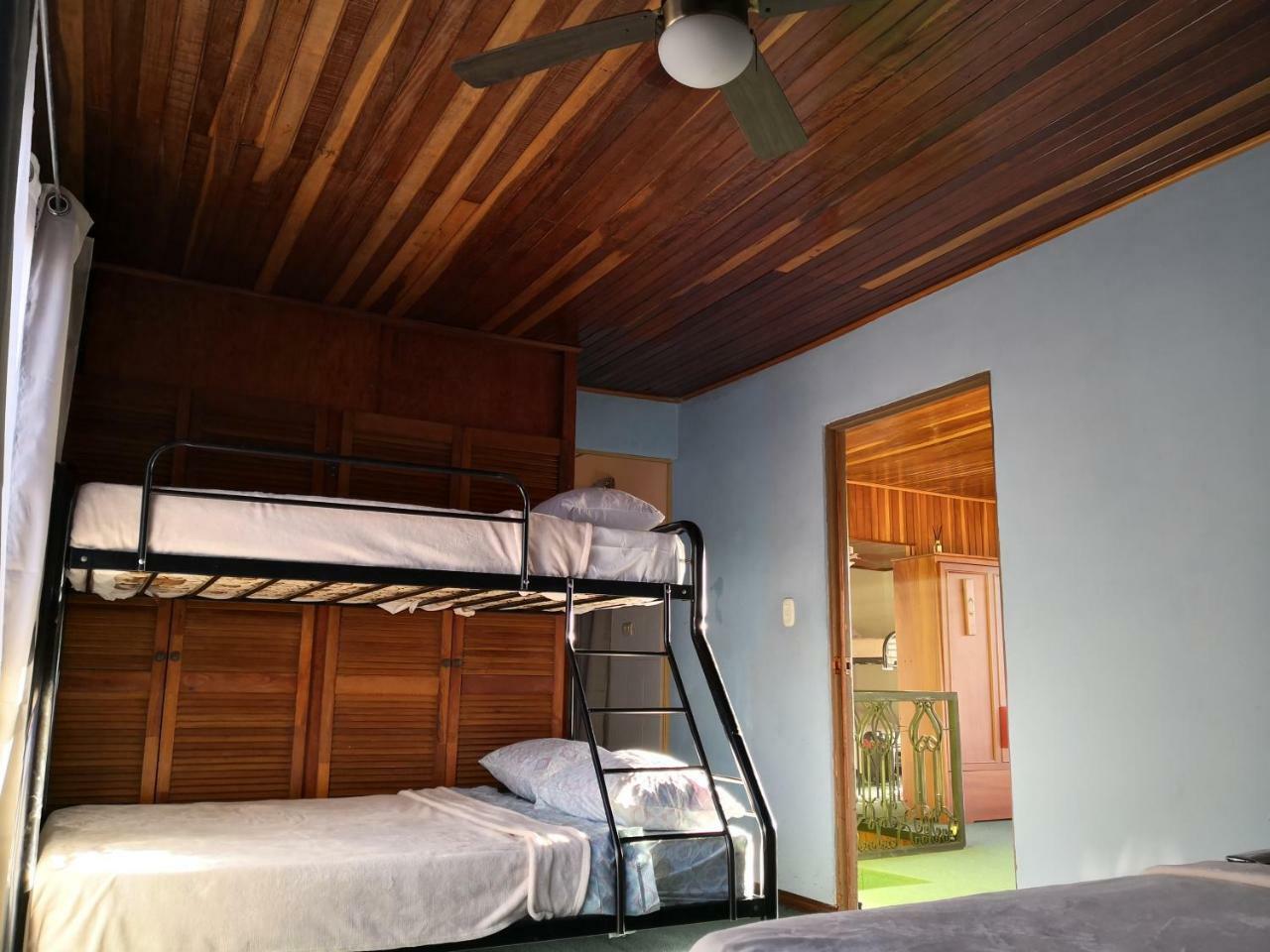 알라후엘라 Vida Tropical B&B 외부 사진